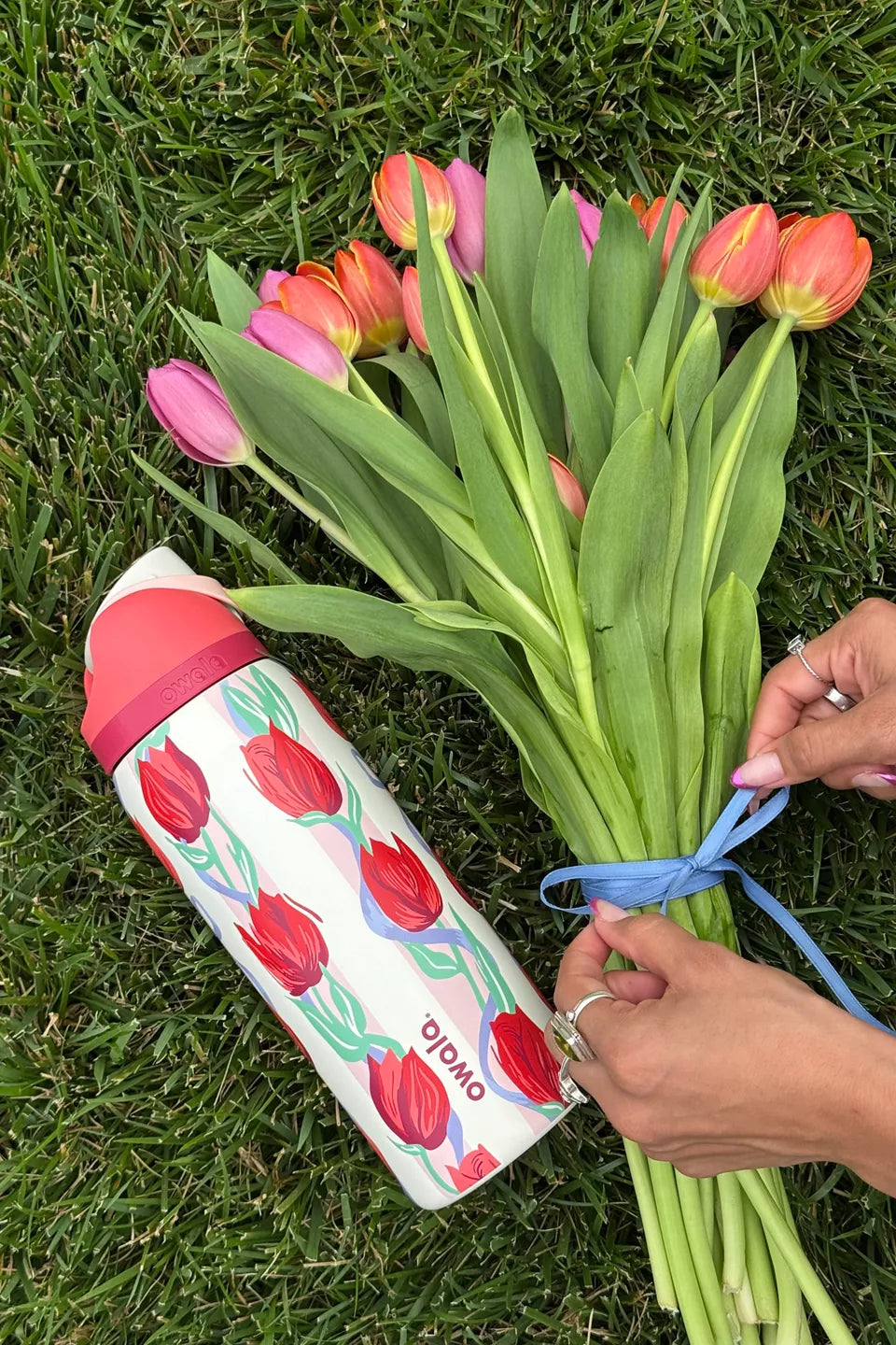 Owala UO Exclusive FreeSip 32 oz Water Bottle