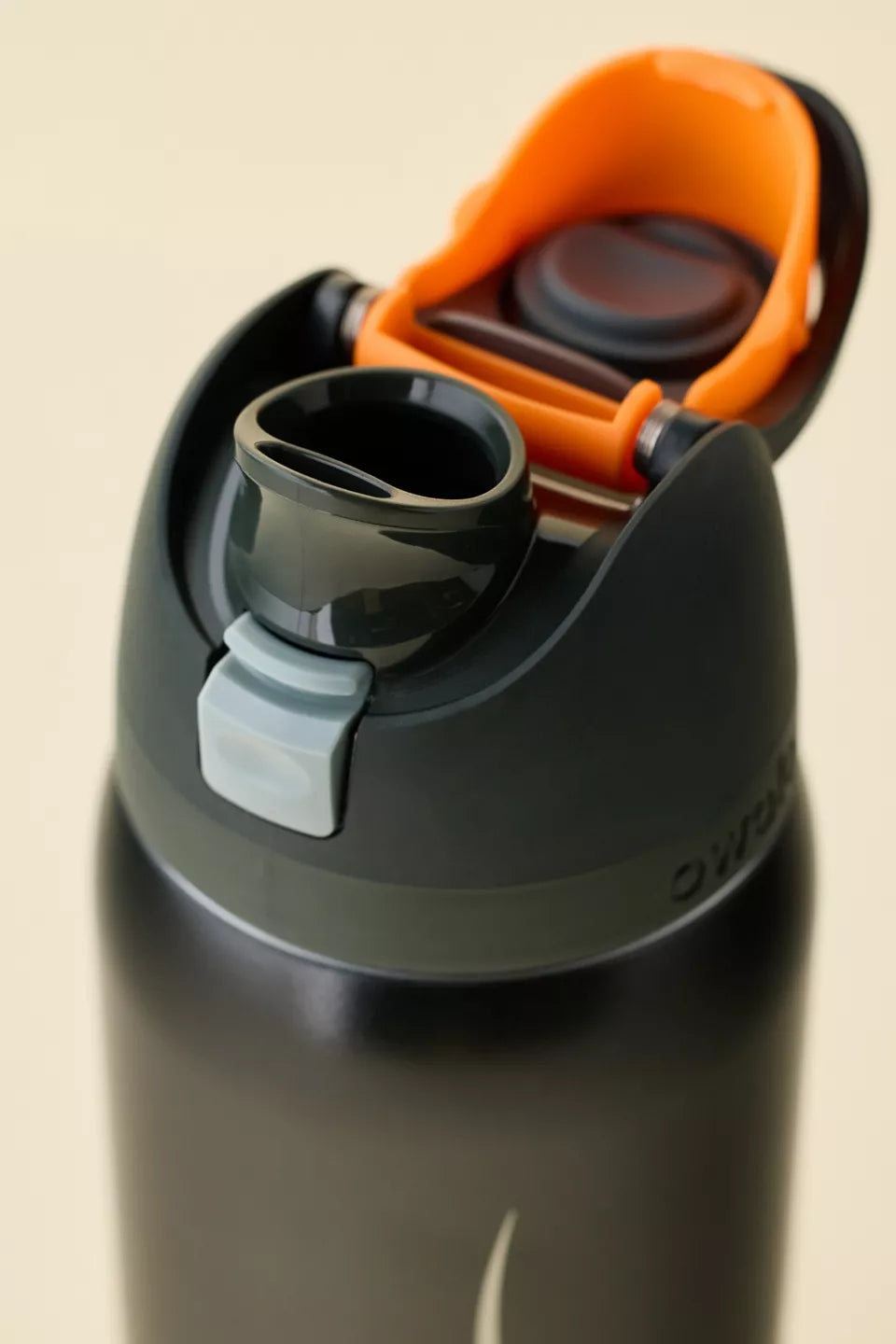 Owala UO Exclusive FreeSip 32 oz Water Bottle